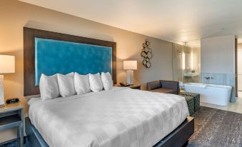 Lincoln Sands Oceanfront Resort, Ascend Hotel Collection