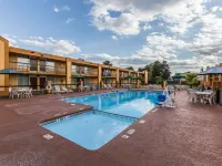 Quality Inn Midtown Hotels near Hunter Golf Course