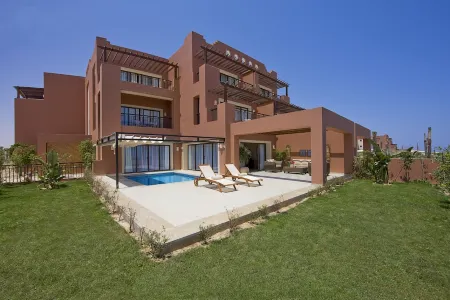 JAZ Oriental, Almaza Bay