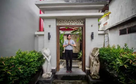 Angkul Angkul Beach Inn Kuta by Kamara