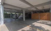 U VILLAGE HOTEL and VILLA - parcheggio