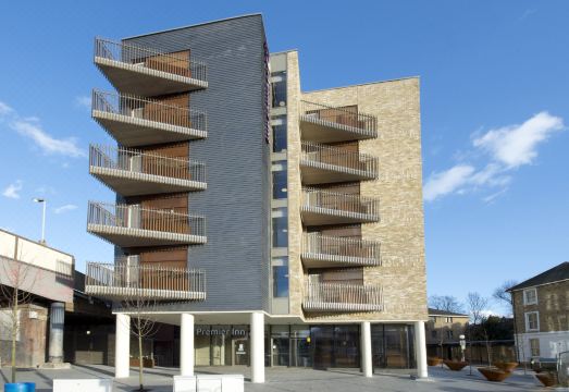 프리미어 인 런던 루이셤