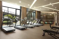 Crowne Plaza Xuzhou Dalong Lake - Airport Shuttle