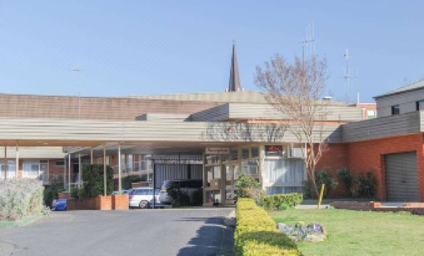 The Mid City Motor Lodge