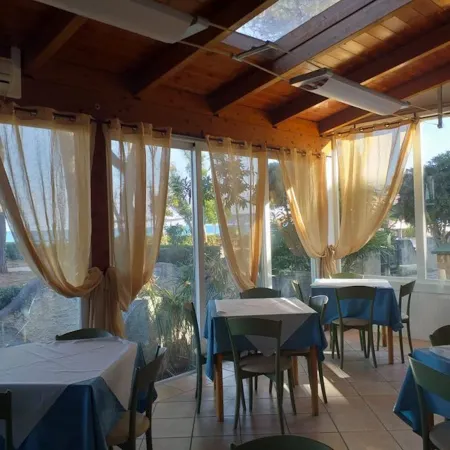 Spacious Double Room by the Sea