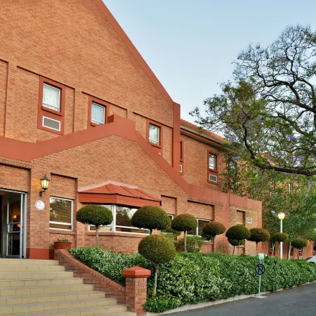 Road Lodge Rivonia Отели рядом с достопримечательностью «Ривония»