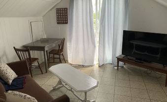 Sunny Acres Resort and Marina - Housity