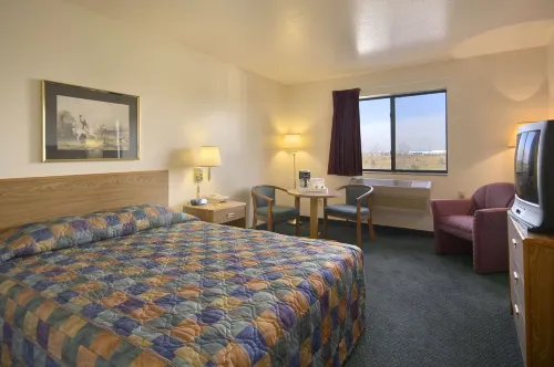 Travelodge by Wyndham Hudsonville - Parking