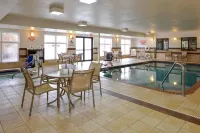 Holiday Inn Express & Suites CHERRY HILLS by IHG - Swimmingpools