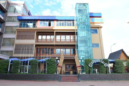 Anoulackkhenlao Hotel Отели рядом с достопримечательностью «Долина Кувшинов»