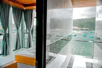 The Sea Rock Binh Hung Hotels in Công Hải