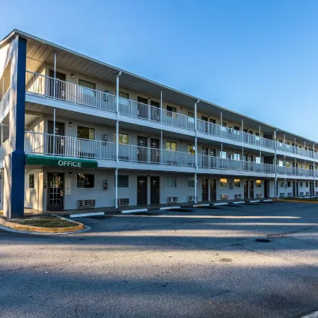 Studio 6 Extended Stay - Savannah, GA