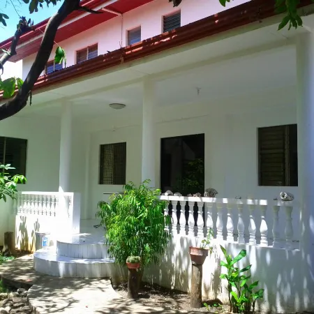 Luzmin BH - White House