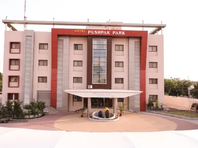 Hotel Pushpak Park فنادق في Osmanabad