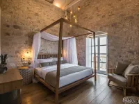 Bassa Maina Villas & Suites Hotels in Itilo