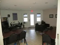Shoreside Inn & Suites