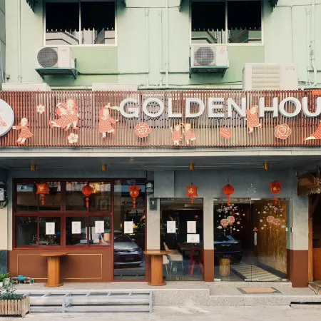 Golden House BTS Chidlom  Bangkok Отели рядом с достопримечательностью «Школа Матер Деи»
