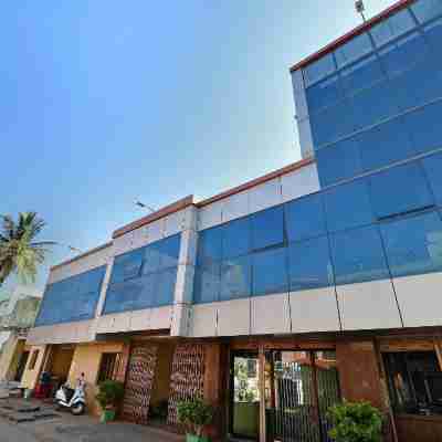 OYO 22499 Vishnu Residency Hotel Exterior