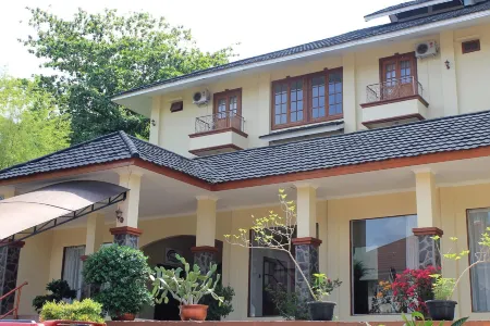 Parai City Garden Hotel - Sawahlunto Отели рядом с достопримечательностью «NUSA INDAH playkids»