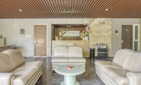 Sunshine Family Homestay Near Terminal 1 Juanda Airport