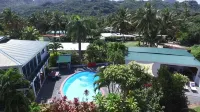 White House Apartments - Pools