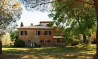 Agriturismo Podere Caggiolo - Swimming Pool & Air Conditioning Hotels in der Nähe von Santuario Madonna Della Querce