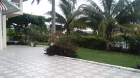 Ocho Rios Golden View Hotels in Spanish Town