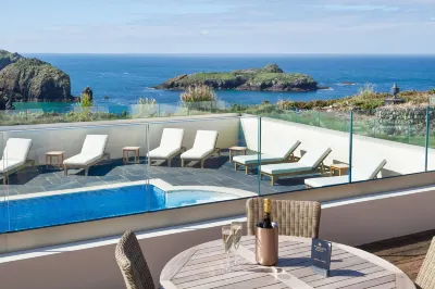 Mullion Cove Hotel & Spa Отели рядом с достопримечательностью «Mullion Island»