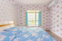 Travel On the Road of Jianmen Pass Apartment (Qingjiang Road)