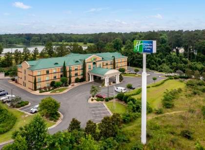 Holiday Inn Express & Suites Macon - I-475