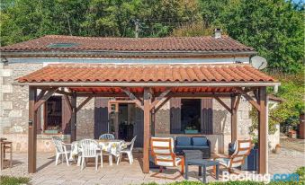 Cozy Home in Douzillac with Outdoor Swimming Pool