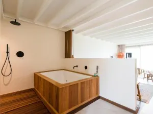 Van Heeckeren Apartments & Suites Nes