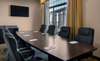 Hampton Inn & Suites Astoria