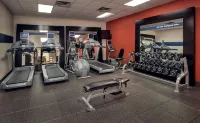 Hampton Inn & Suites Milwaukee-Downtown - Gym