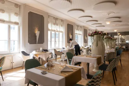 Hôtel les Nations the Originals Boutique Vichy Отели рядом с достопримечательностью «Vichy Paddle»