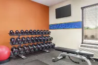 Hampton Inn Paris - Gym