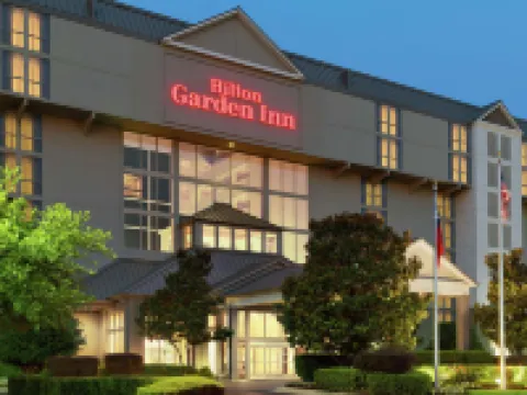 Hilton Garden Inn Dallas/Market Center Hotels near Nasher Sculpture Center