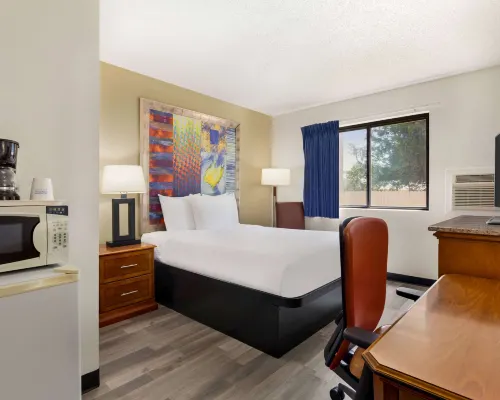 Baymont by Wyndham Hutchinson Hotels in Reno County