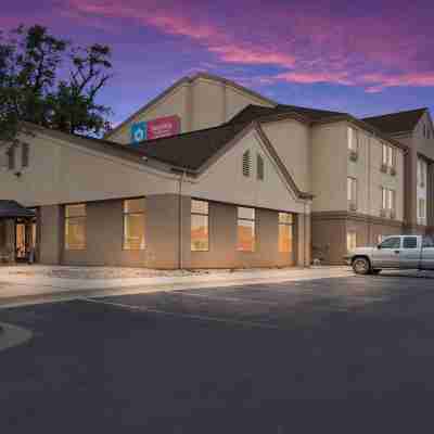 SureStay Plus Hotel by Best Western Coralville Iowa City Hotel Exterior