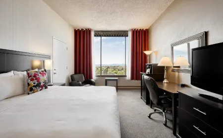 Travelodge by Wyndham Hotel & Convention Centre Quebec City