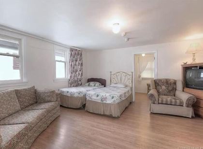 Kelowna Okanagan Lake Hostel