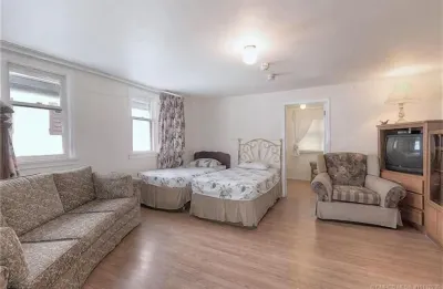 Kelowna Okanagan Lake Hostel Hotels in 