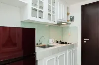 Best Price Studio at Casa de Parco Apartment by Travelio