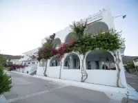 Karanasos Hotels in Gávrio