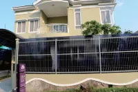 Diyar Villas Puncak K3/9 Hoteles en Sukaresmi