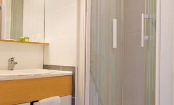 Hotel de La Gare - Housity