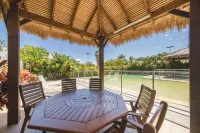 The Coast Motel Hotels in Emu Park