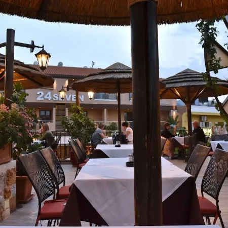 24 Seven Boutique Hotel