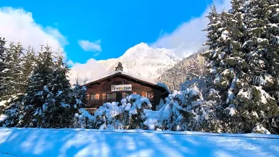 Arveyron Open House Hotels near SKIMIUM AIGUILLE DU MIDI