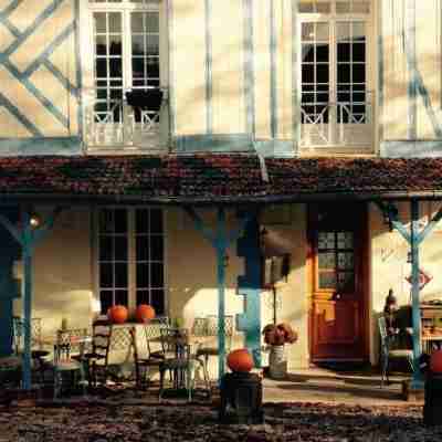 Auberge du vieux puits Hotel Exterior